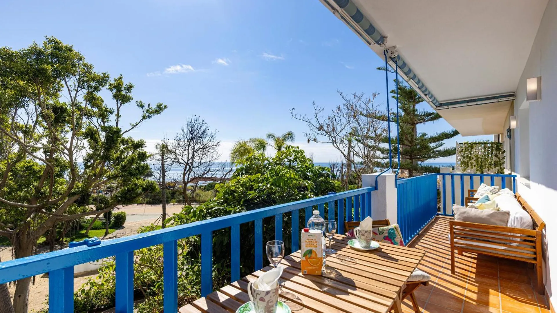 Cozy Apartment Between The Port And The Beach La Rada Estepona