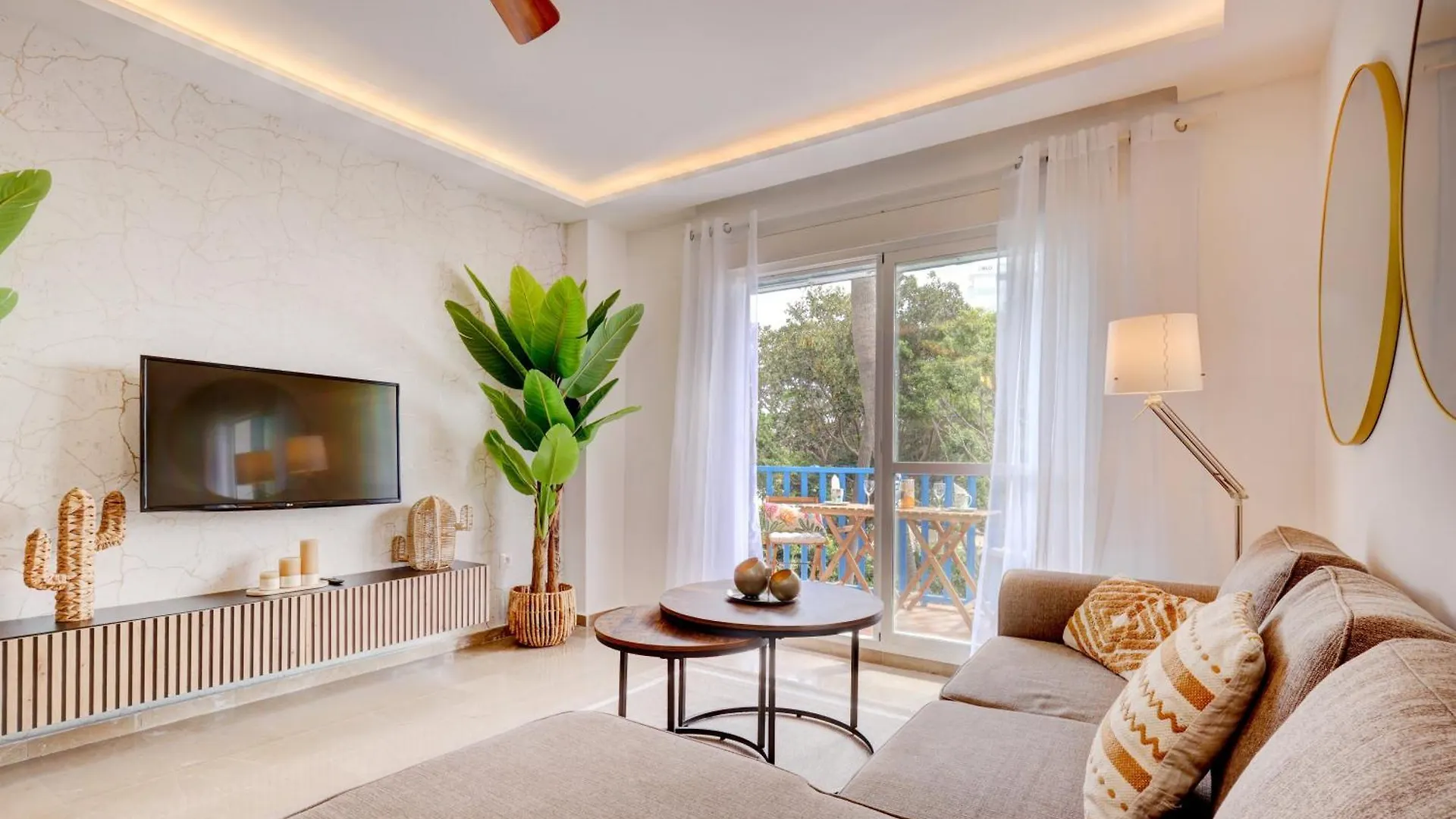 Cozy Apartment Between The Port And The Beach La Rada Estepona