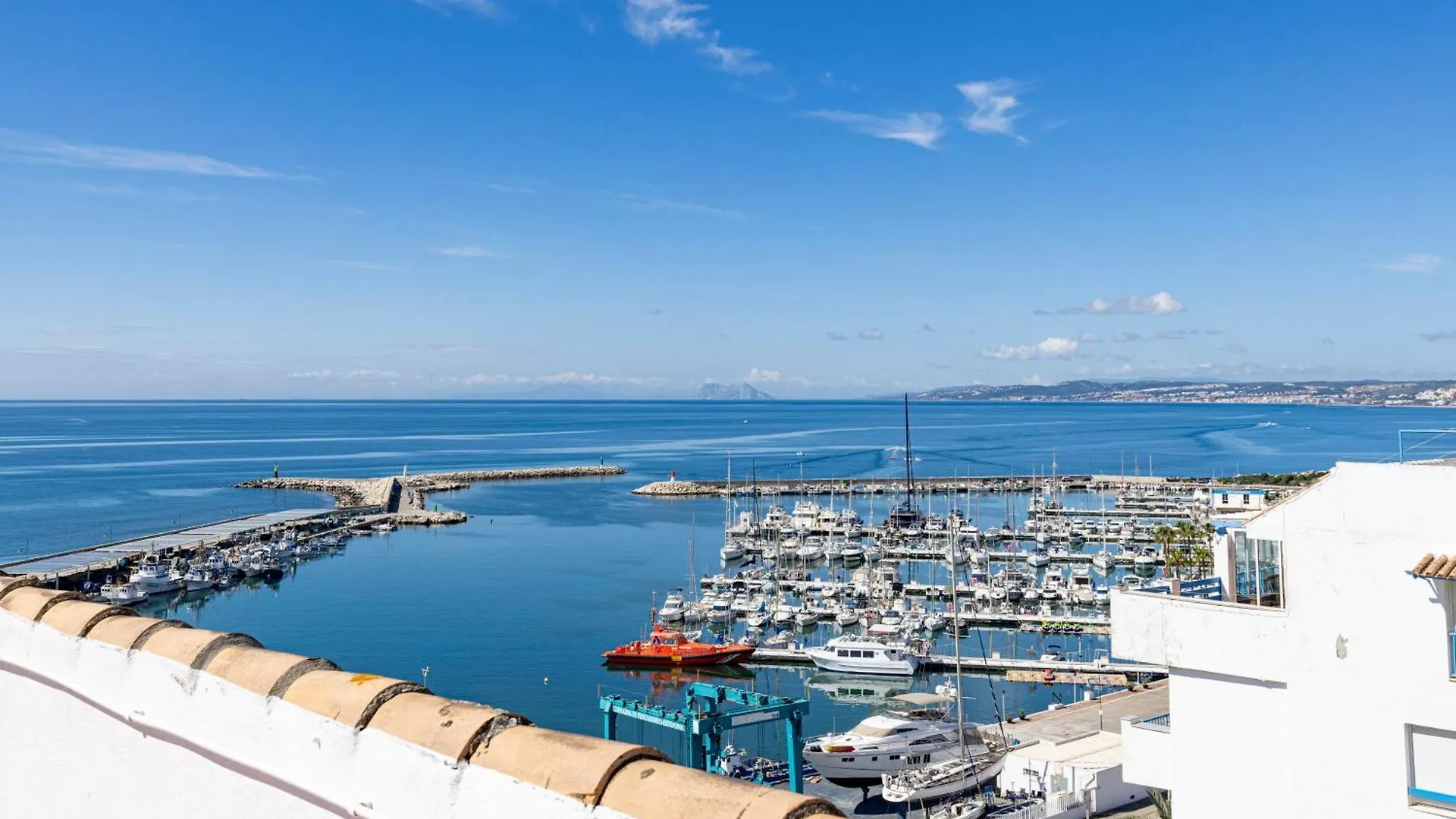 Cozy Apartment Between The Port And The Beach La Rada Estepona