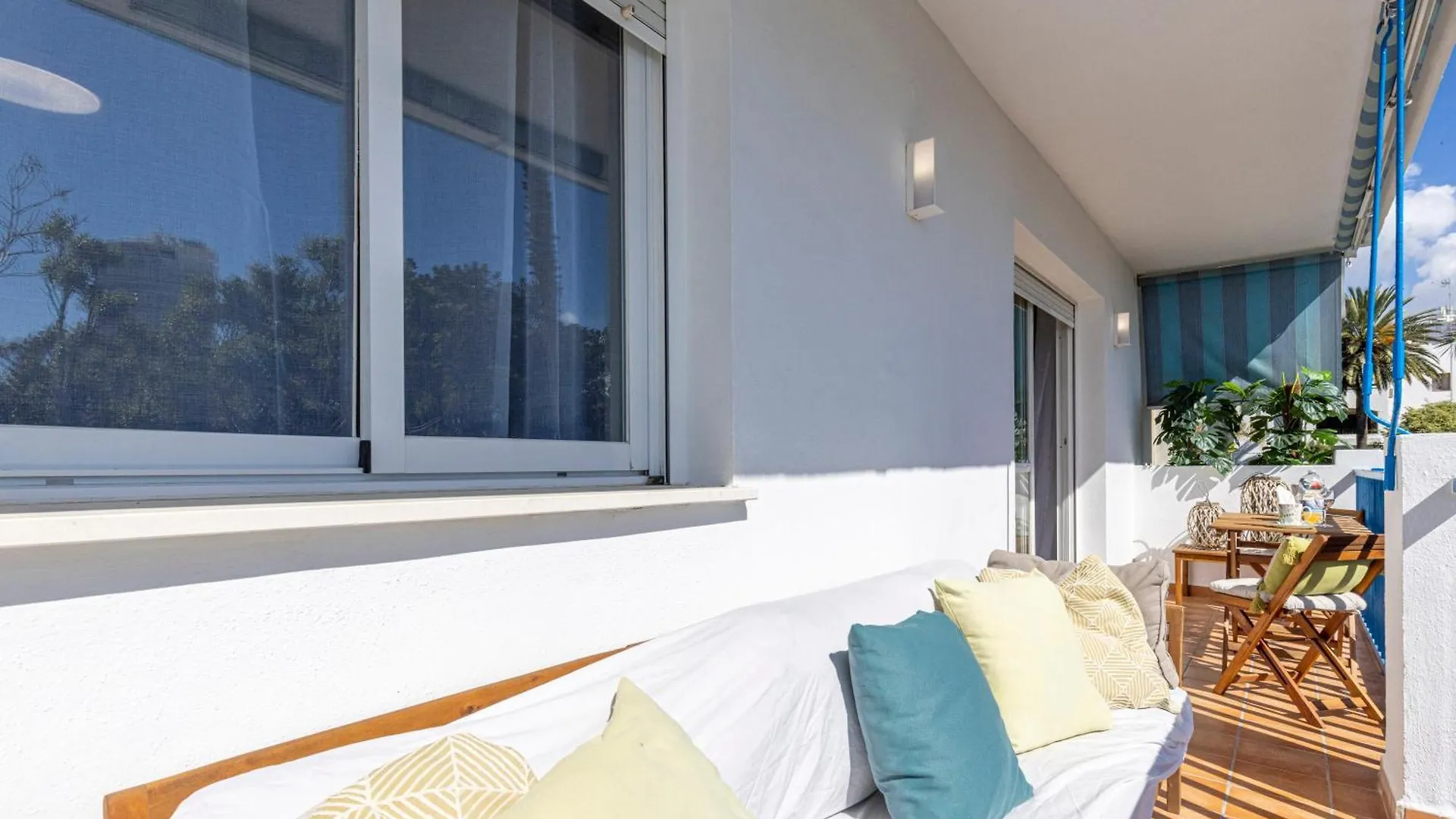 Cozy Apartment Between The Port And The Beach La Rada Estepona